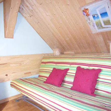 Maison De 2 Chambres Avec Vue Sur Le Lac Jardin Clos Et Wifi A Lapeyrouse Dom wakacyjny *