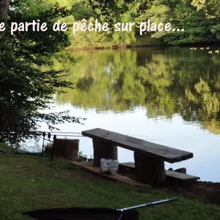 Maison De 2 Chambres Avec Vue Sur Le Lac Jardin Clos Et Wifi A Lapeyrouse Dom wakacyjny *